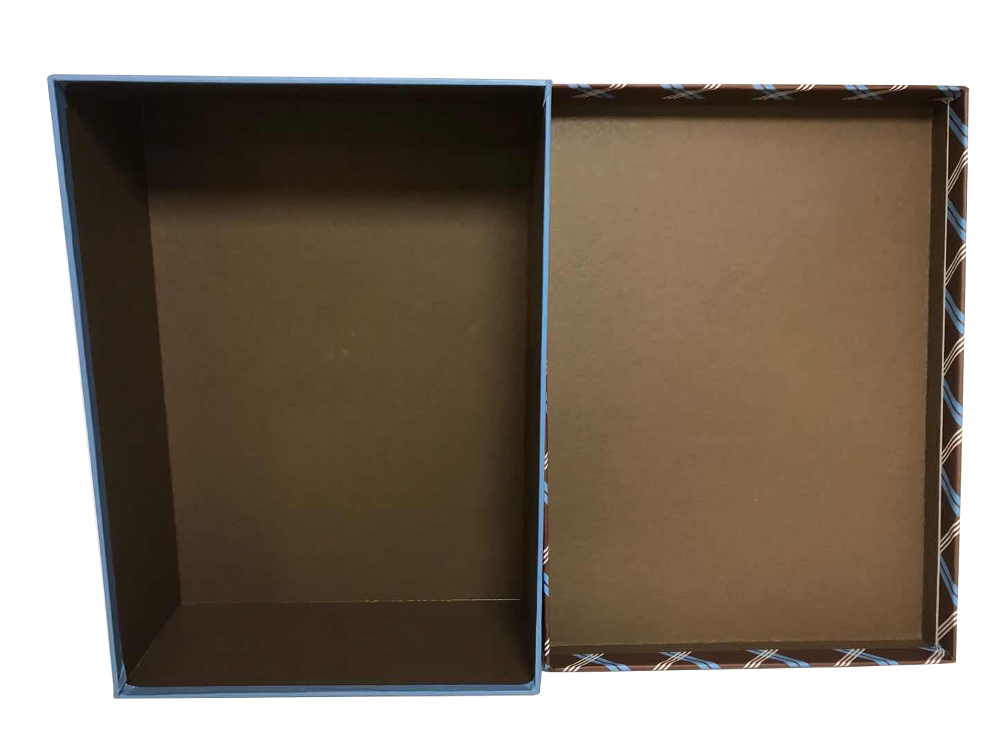 Rechteckige Geschenkbox aus kariertem Papier mit Schleife