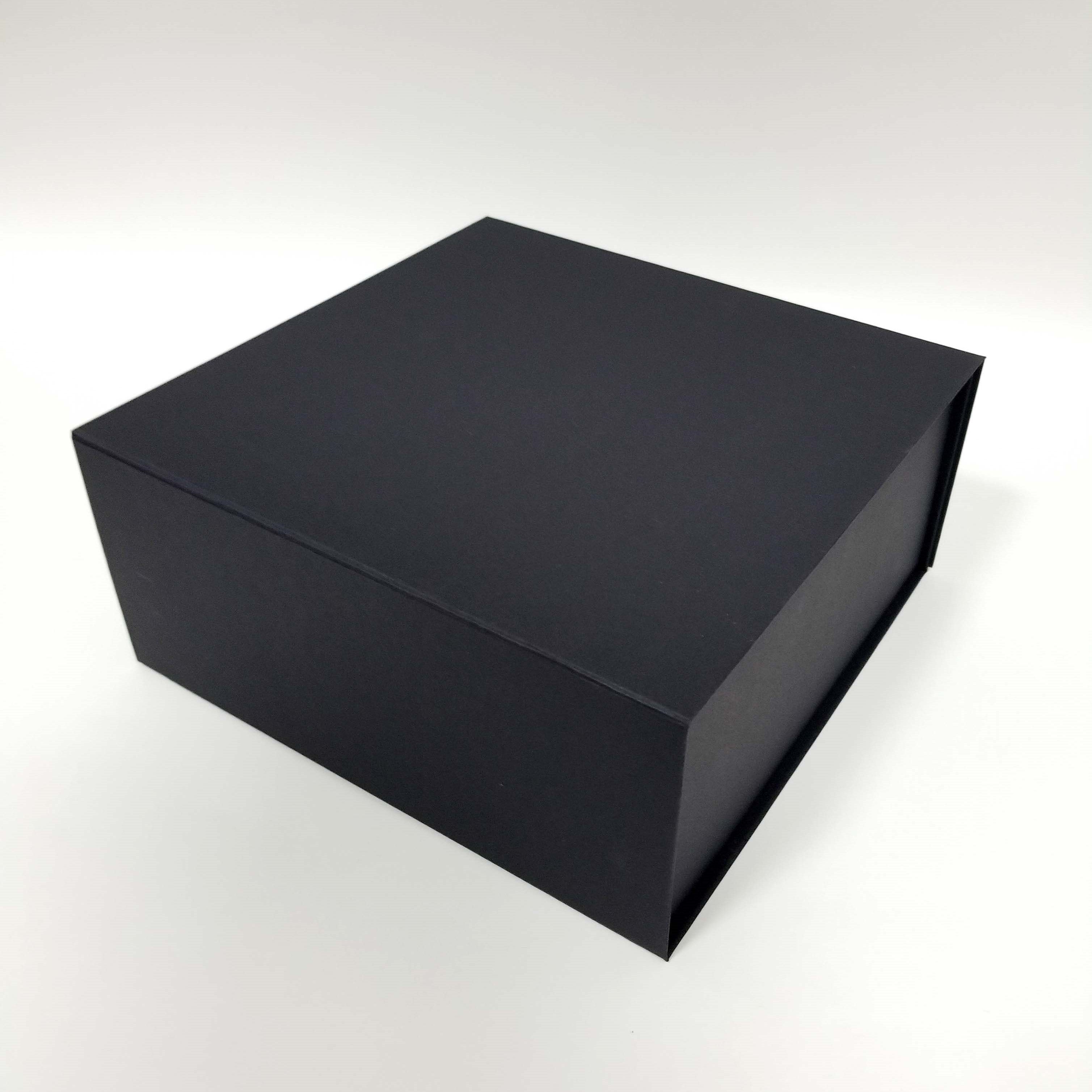 Schwarze flache faltbare Geschenkbox im A6-Format